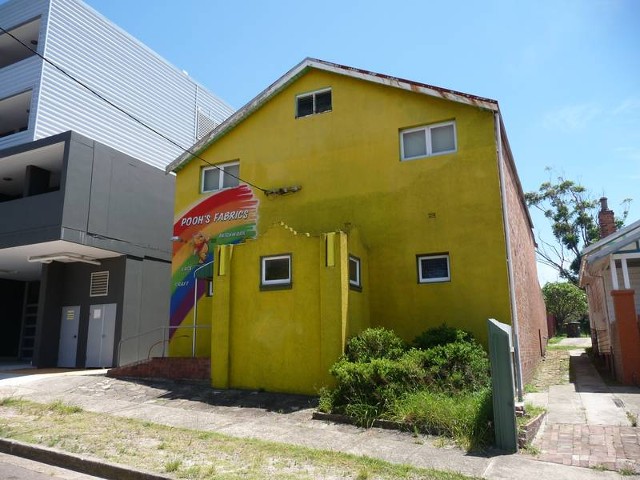 11 Gen Street