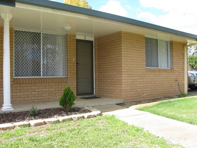 2 SUNSET AVENUE