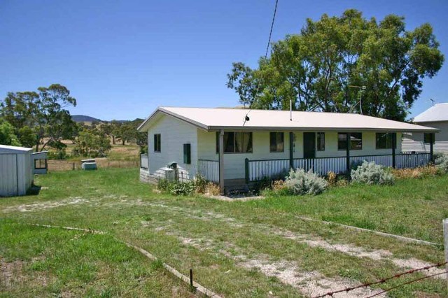 1374 Pyrenees Highway