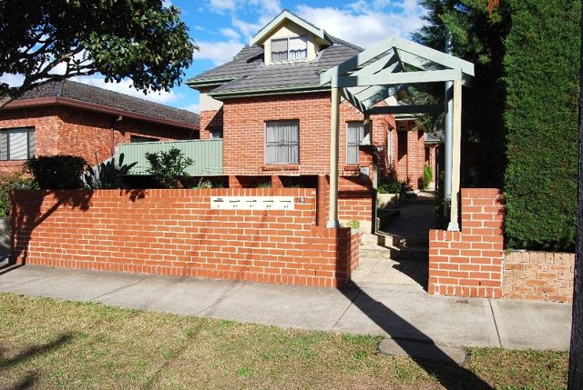 1/143 Hampden Road