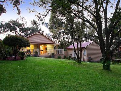 34 Beaconsfield Emerald Road
