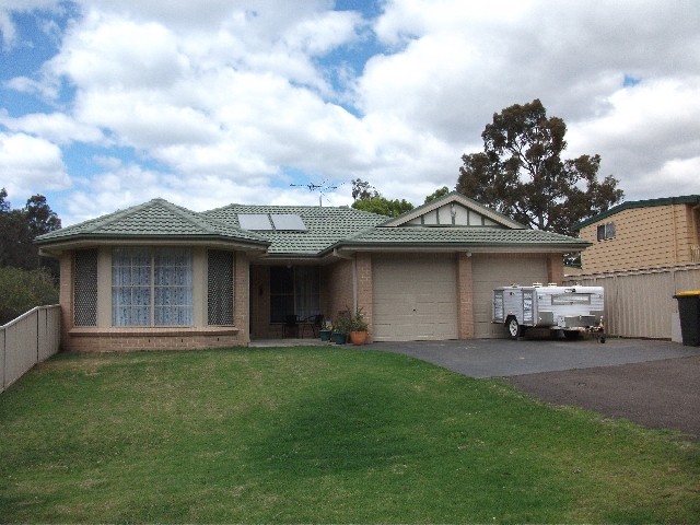 18 Bruce St