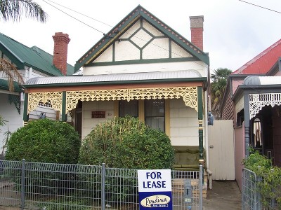 WELL PRESENTED SINGLE FRONTED VICTORIAN HOME. Picture