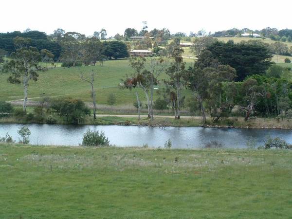 TAMBO RIVER FRONTAGE Picture 3