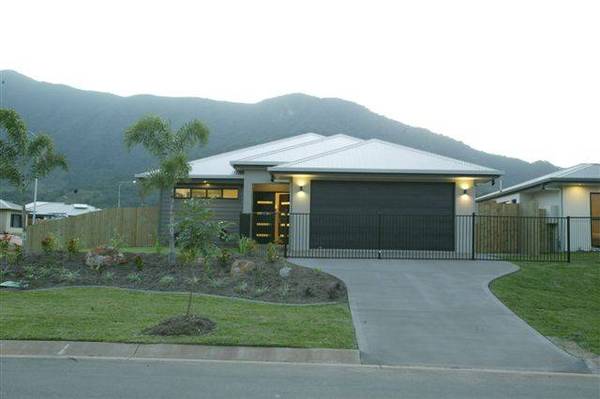 Ex-Display Home in Redlynch Picture