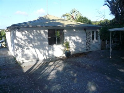 Neat & Tidy 3 Bedroom House with Water Views. Picture