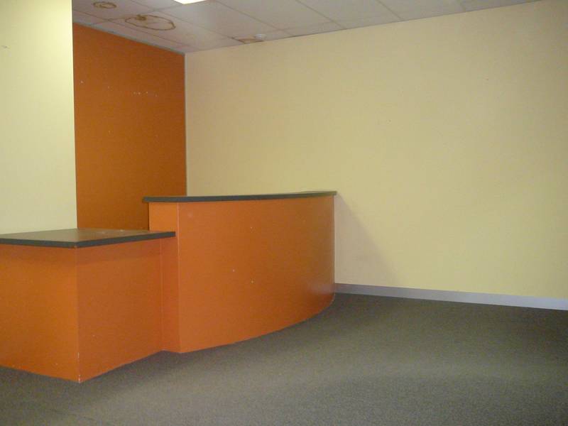 OFFICES - WERRIBEE PLAZA Picture 2