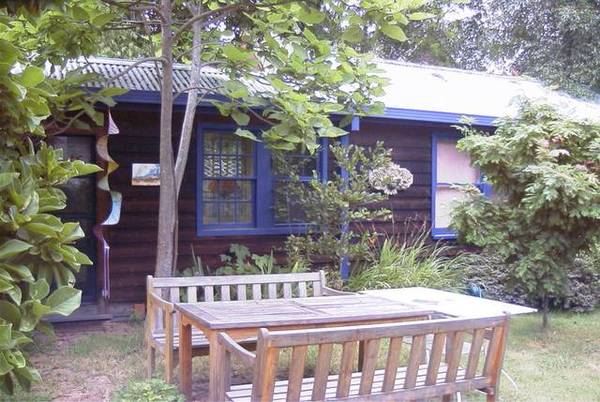 Cosy Weatherboard Cottage Picture 1