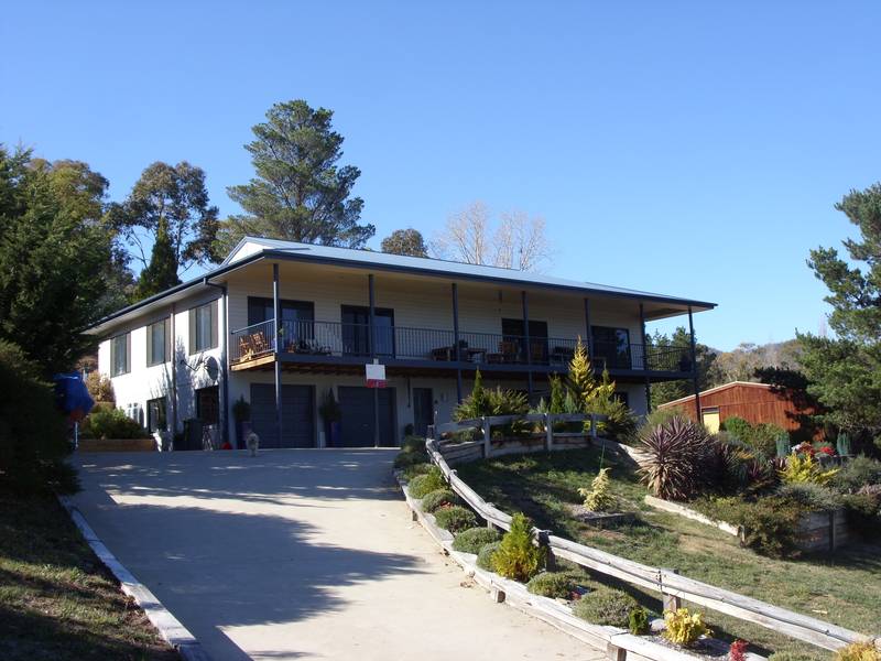 Large East Jindabyne Home Picture 1