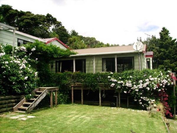 HOKIANGA HARBOUR - RAWENE Picture 2