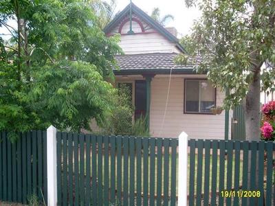$340.00 p/w
Walking distance to town. Picture