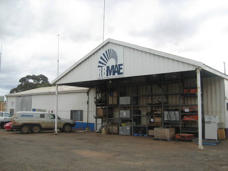 WORKSHOP / STORAGE SHED Picture 2