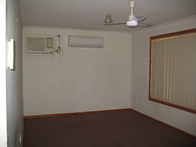 Neat & Tidy Affordable Living in Quiet Location Picture 3