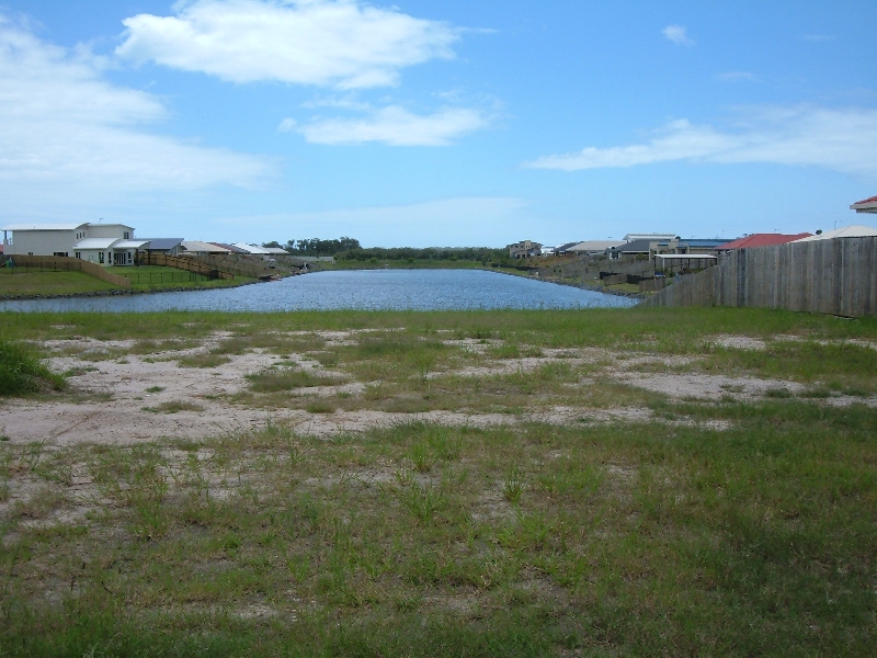 Waterfront Lot In Prestigious Estate Picture 3