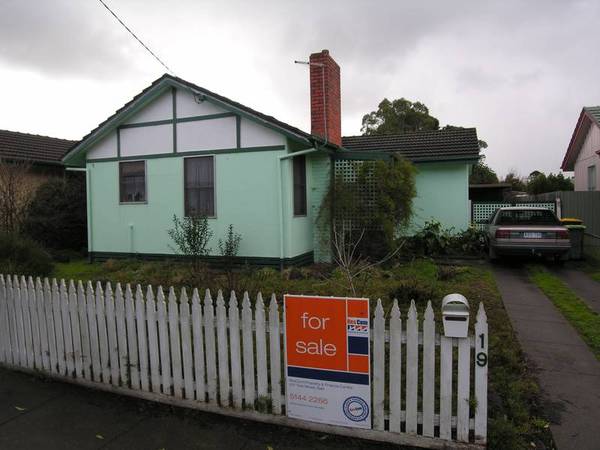 AN AFFORDABLE INVESTMENT PROPERTY IN SALE Picture 1