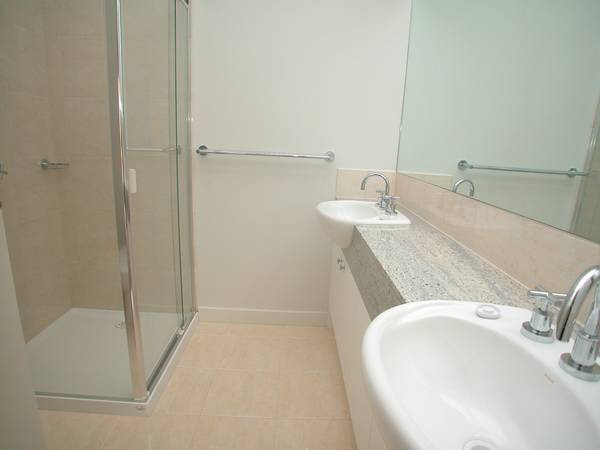 PHOTO ID REQUIRED FOR ALL INSPECTIONS - Three Bedroom Townhouse Picture