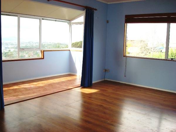 3 Bedroom Home with Rangi Views Picture 3