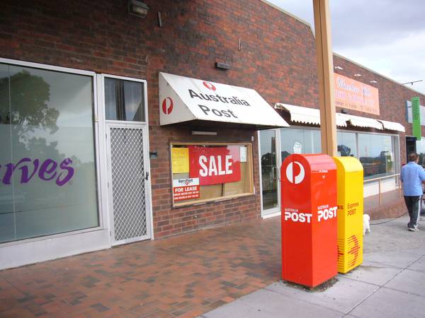 RETAIL PREMISES IN WHEELERS HILL SHOPPING CENTRE Picture 3