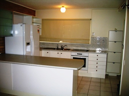 Air Conditiong Townhouse - Very Central Location!! Picture 1