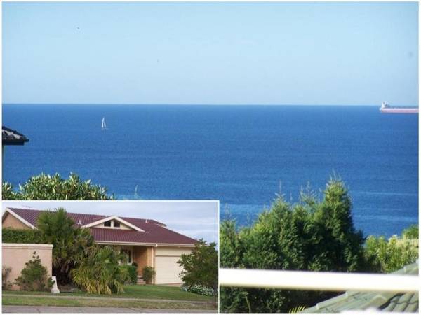 EXCLUSIVE PINNY BEACH ESTATE - OFFERS OVER $795,000 Picture 1