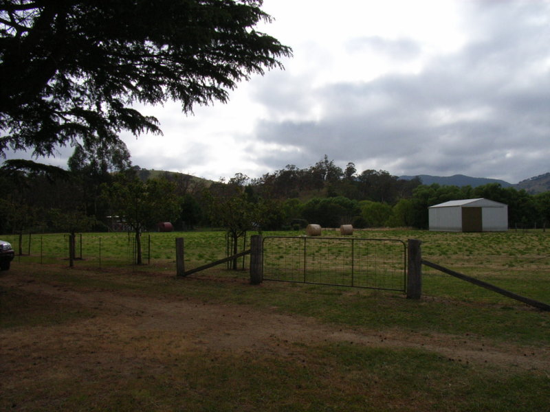 In The Heart Of Dargo With River Frontage!! Picture 1
