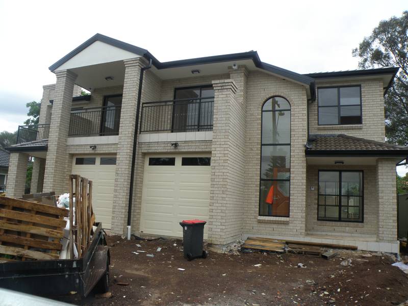 BRAND NEW DUPLEX - LESS THAN 5 MINS WALK TO STATION Picture 1