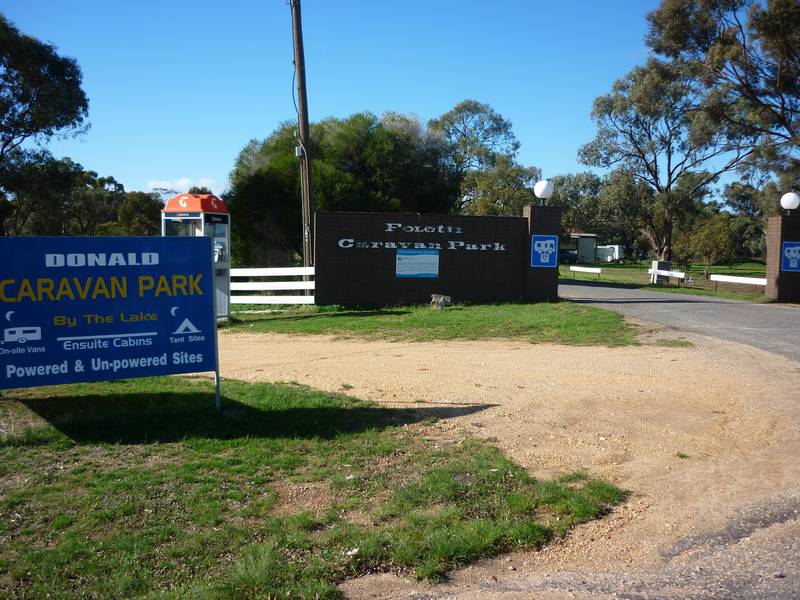 DONALD CARAVAN PARK Picture 1