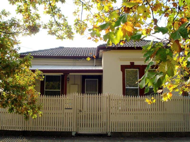 Brick Victorian in Central Location - Renovated Throughout Picture 1