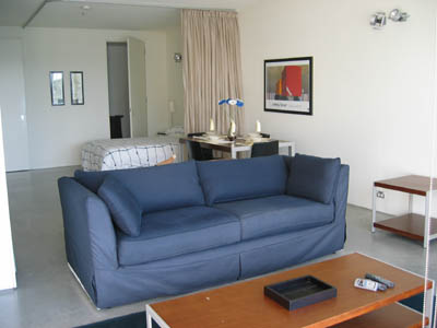 FULLY FURNISHED - AVAILABLE NOW Picture 2