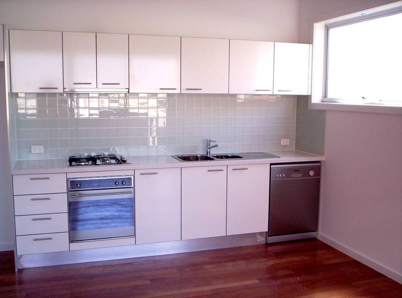 LARGE TWO BEDROOM APARTMENT - AVAIL 23rd JUNE - MOVE IN WITHIN 24HRS Picture