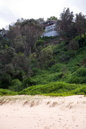 Outstanding Beach Residence with Breathtaking views... Picture 3