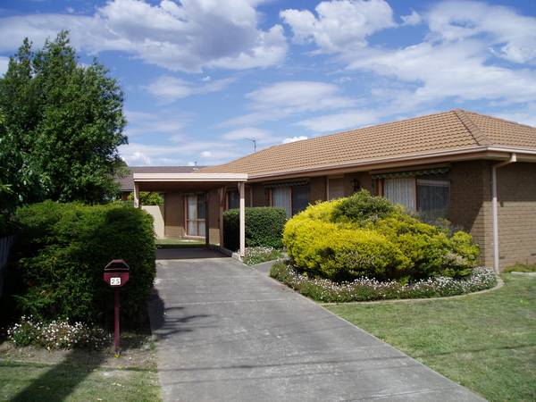 NEAT 3 BEDROOM HOME WITH ENSUITE CLOSE TO SCHOOLS & SHOPS - SEBASTOPOL Picture 1