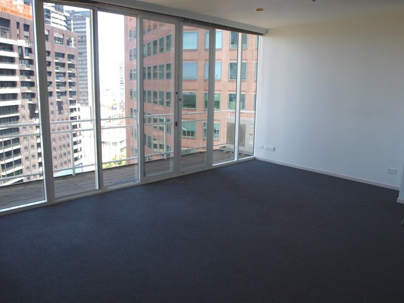 28 Southgate Ave 10th floor: In An Excellent Location! Picture 1