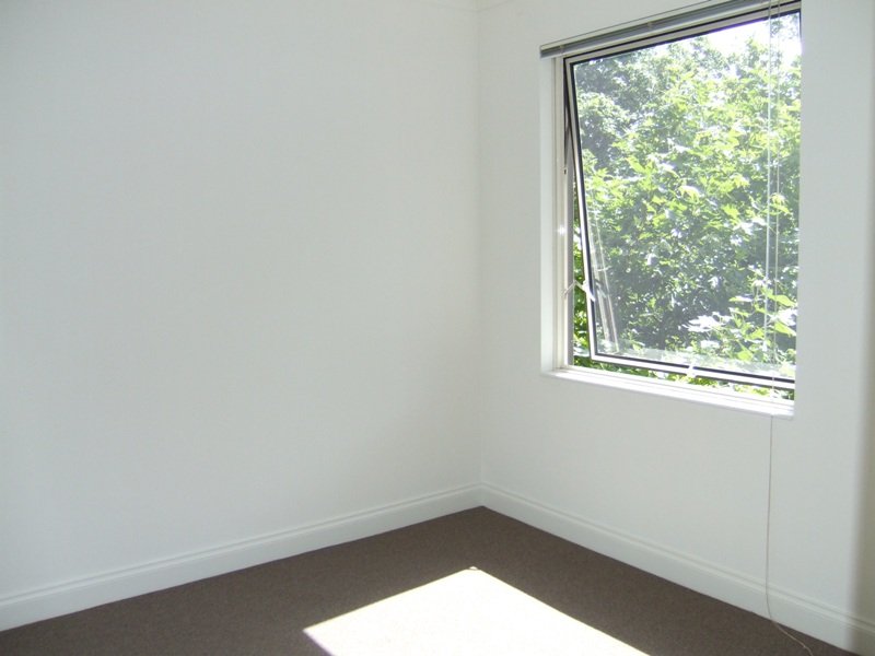 Boulevarde 2nd floor, 632 St Kilda Rd: Contemporary Charm! Picture 3