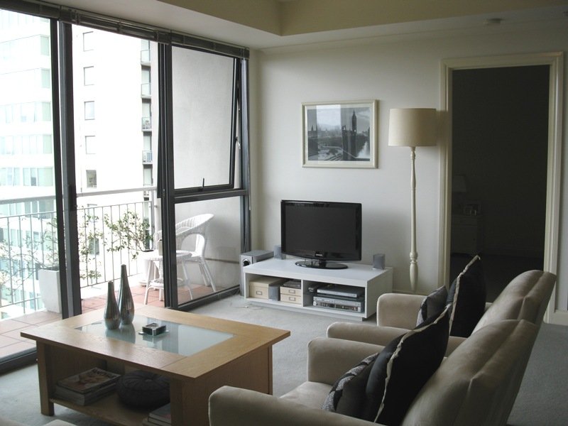 City Gate FULLY FURNISHED, 33 La Trobe St: A Must See! Picture 1