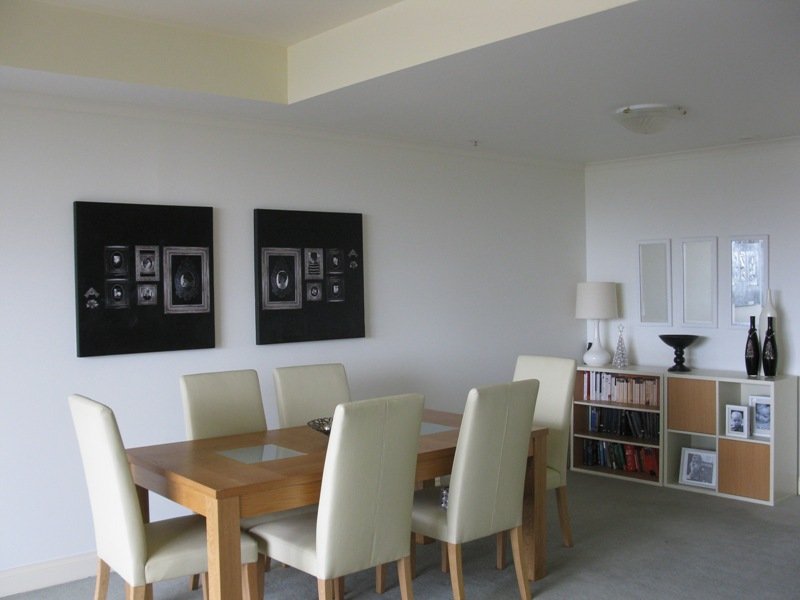 City Gate FULLY FURNISHED, 33 La Trobe St: A Must See! Picture 2