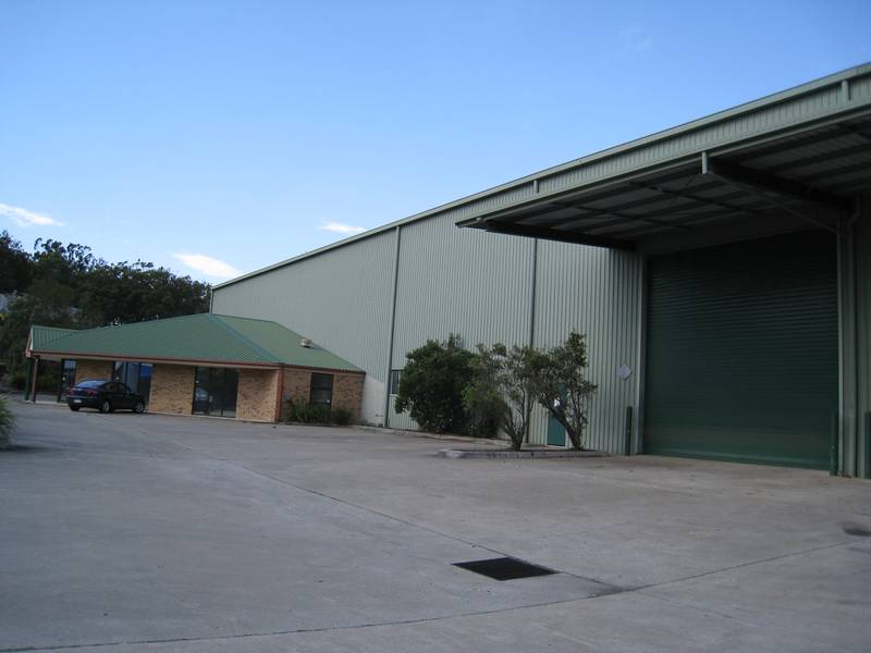 Industrial Warehouse with 5 Tonne Over-head Crane Picture