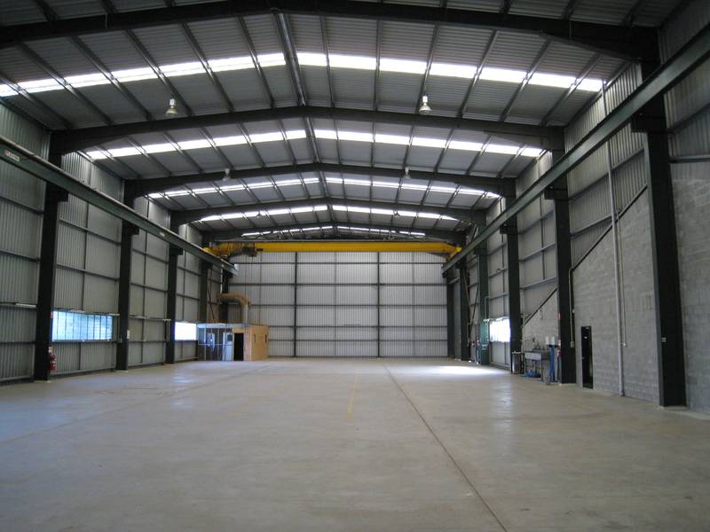 Industrial Warehouse with 5 Tonne Over-head Crane Picture