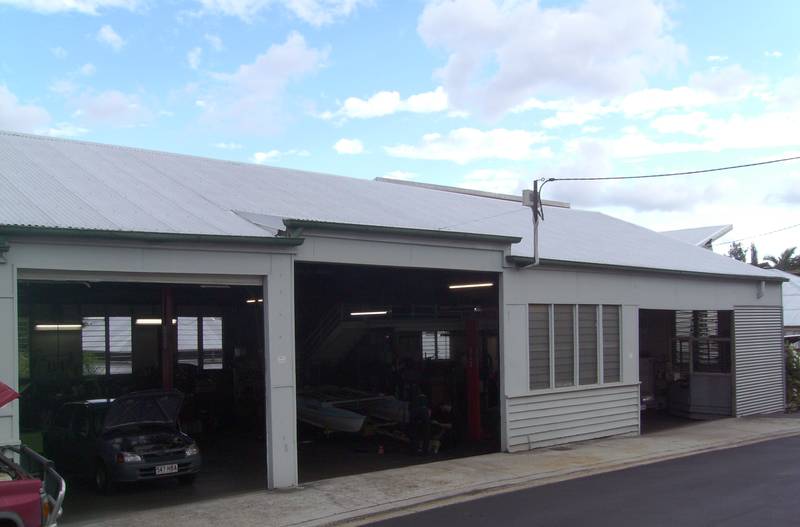 Freehold Service Station - Long Established - Big Workshop (RET/AUT) Picture 2