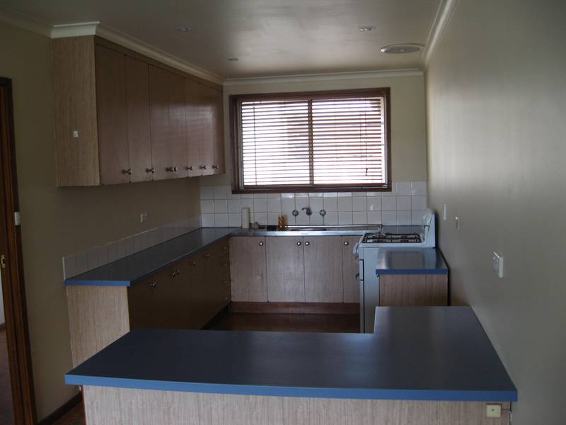 EXCEPTIONAL TWO BEDROOM UNIT Picture 3